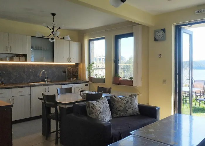 сиана בית הארחה *